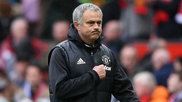 duoc-cdv-ung-ho-mourinho-dong-y-tro-lai-mu-thay-hlv-ten-hag